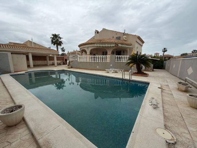 Villa / Chalet de lujo 130 m2 en venta, Playas de Orihuela, España