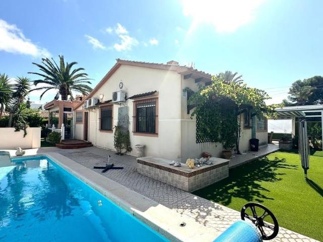 Villa / Chalet de lujo 141 m2 en venta, Cabo Roig, España