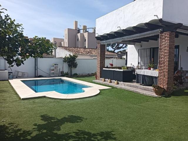 Exclusiva Villa / Chalet en venta Mijas Costa, España