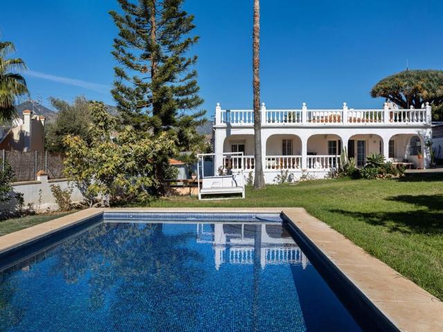 Villa / Chalet de lujo 256 m2 en venta, Marbella, España