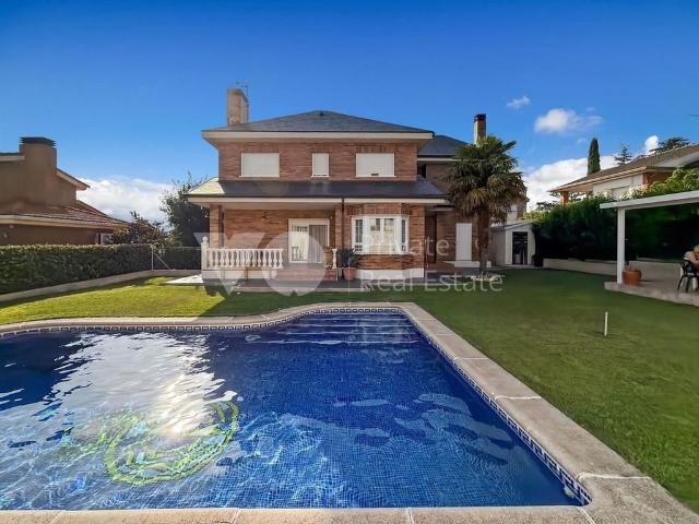 Villa / Chalet de lujo 270 m2 en venta, El Casar de Talamanca, España