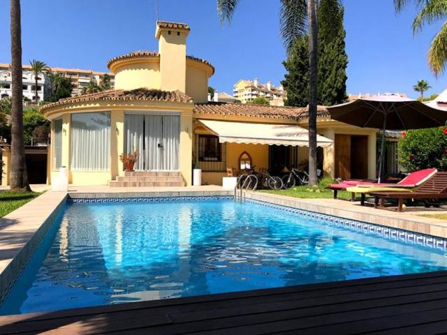 Villa / Chalet de lujo 300 m2 en venta, Marbella, España