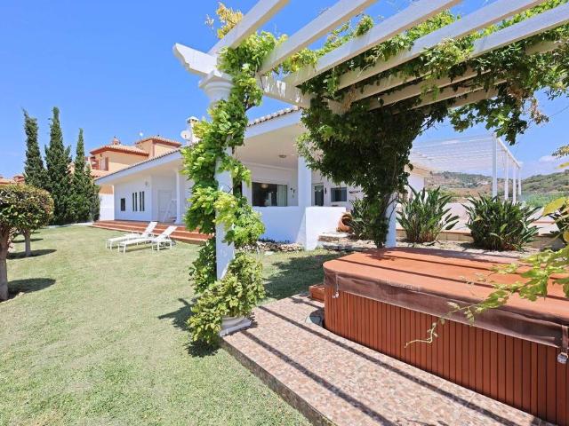 Villa / Chalet de lujo 305 m2 en venta, Torrox, España
