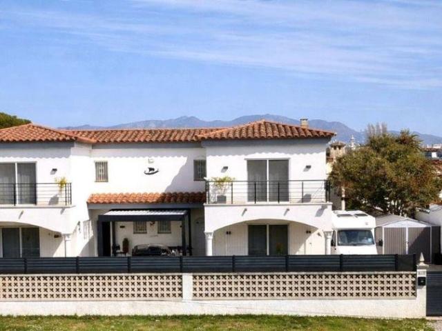 Villa / Chalet de lujo 327 m2 en venta, Empuriabrava, España