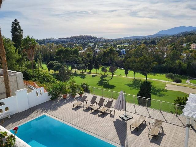 Villa / Chalet de lujo de 400 m2 en venta en Marbella, España