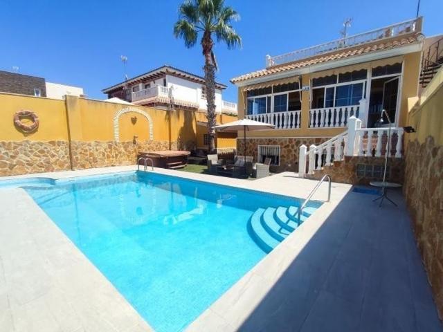 Villa / Chalet de lujo de 400 m2 en venta en Torrevieja, España