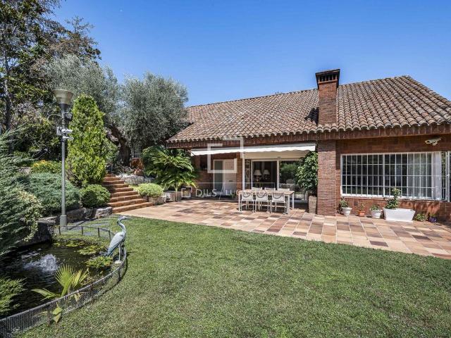 Villa / Chalet de lujo de 442 m2 en venta en Bellaterra, España