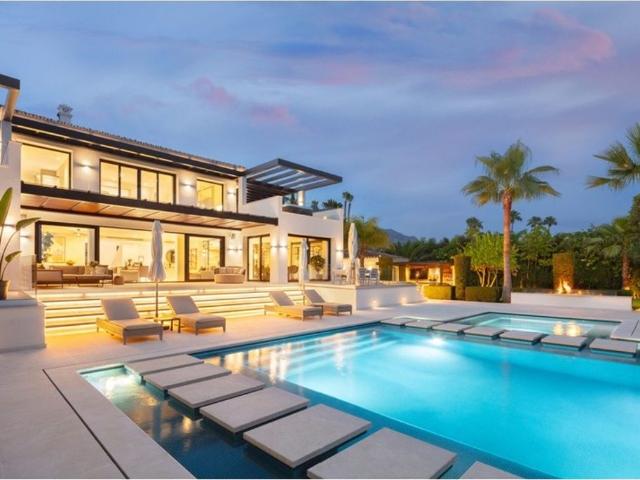 Villa / Chalet de lujo de 456 m2 en venta en Marbella, Andalucía