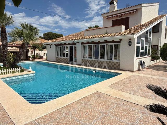 Villa / Chalet de lujo de 487 m2 en venta en Benidorm, Comunidad Valenciana