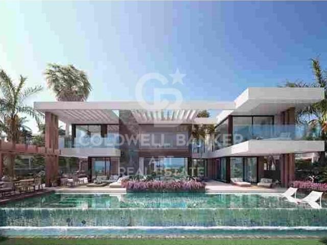 Exclusiva Villa / Chalet de 488 m2 en venta en Marbella, España