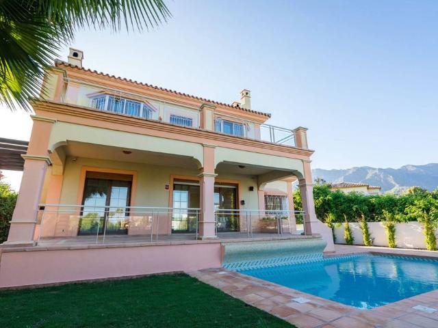 Villa / Chalet de lujo de 498 m2 en venta en Marbella, España