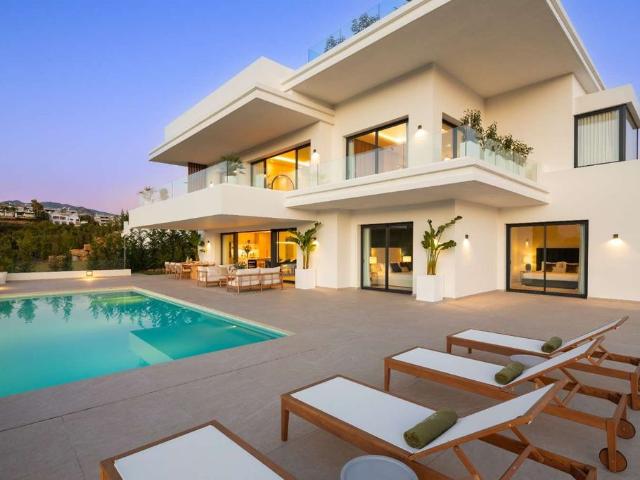 Villa / Chalet de lujo de 500 m2 en venta en Estepona, España