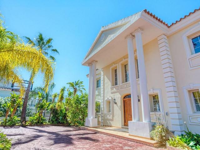 Villa / Chalet de lujo 596 m2 en venta, Elviria, España