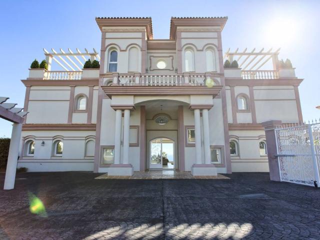 Villa / Chalet de lujo de 768 m2 en venta en Marbella, Andalucía