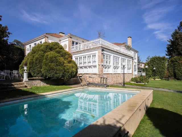Villa / Chalet de lujo de 774 m2 en venta en San Xiao 40, Culleredo, Galicia
