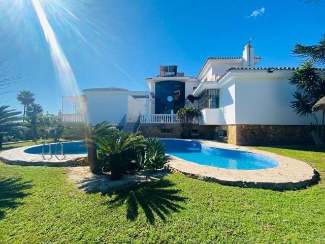 Villa / Chalet de lujo de 800 m2 en venta en Benalmádena, España