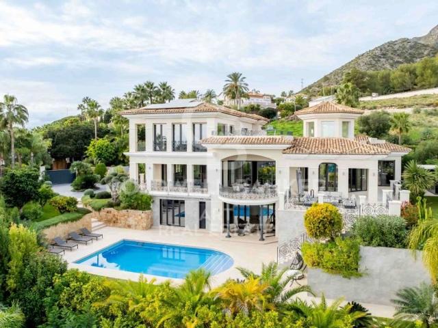 Villa / Chalet de lujo de 868 m2 en venta en Marbella, Andalucía
