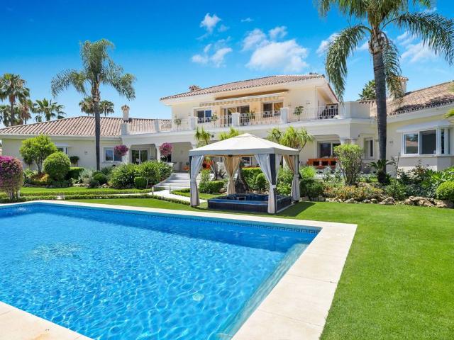 Villa / Chalet de lujo de 890 m2 en venta en Marbella, España