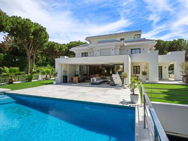 Villa / Chalet de lujo de 987 m2 en venta en Marbella, Andalucía