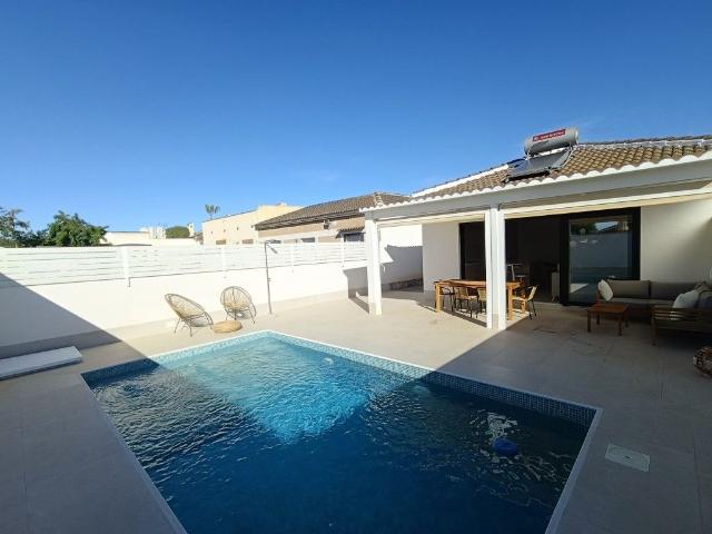 Villa / Chalet de lujo de 100 m2 en venta en Torrevieja, Comunidad Valenciana