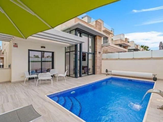 Villa / Chalet de lujo de 110 m2 en venta en Playas de Orihuela, Comunidad Valenciana