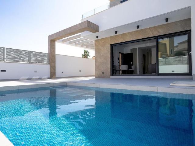 Villa / Chalet de lujo de 116 m2 en venta en Playas de Orihuela, Comunidad Valenciana