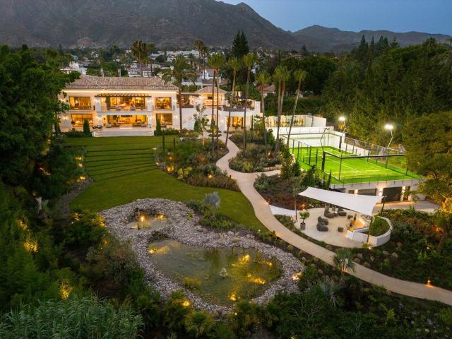 Villa / Chalet de lujo de 1490 m2 en venta en Marbella, Andalucía