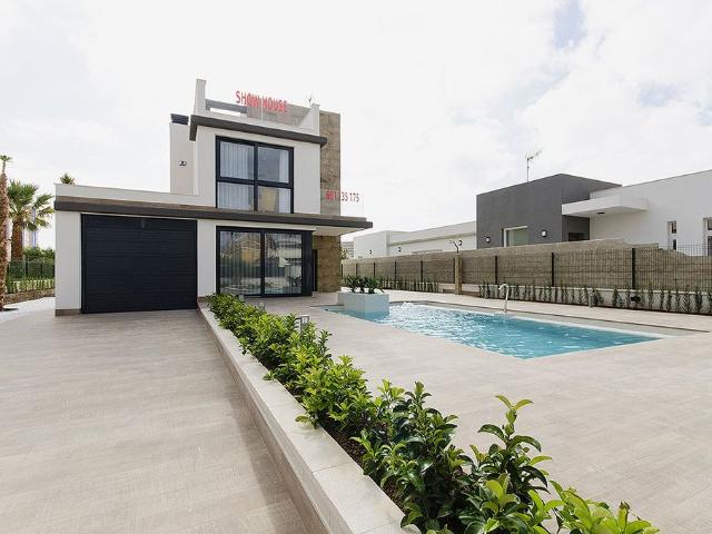 Villa / Chalet de lujo de 157 m2 en venta en Playas de Orihuela, España