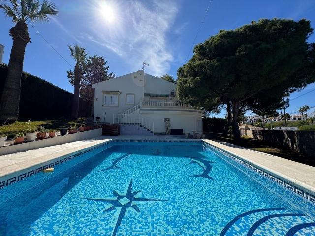 Villa / Chalet de lujo de 172 m2 en venta en Cabo Roig, Comunidad Valenciana
