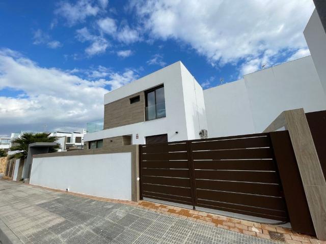 Villa / Chalet de lujo de 174 m2 en venta en Benijófar, España