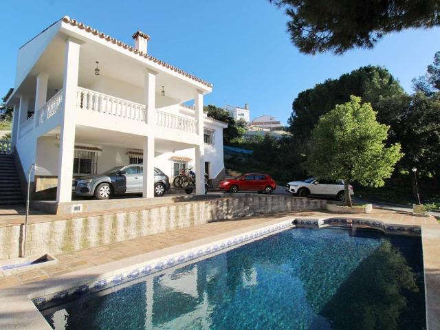 Villa / Chalet de lujo de 180 m2 en venta en Alhaurín de la Torre, España