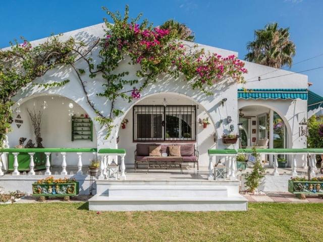 Villa / Chalet de lujo de 182 m2 en venta en Estepona, Andalucía