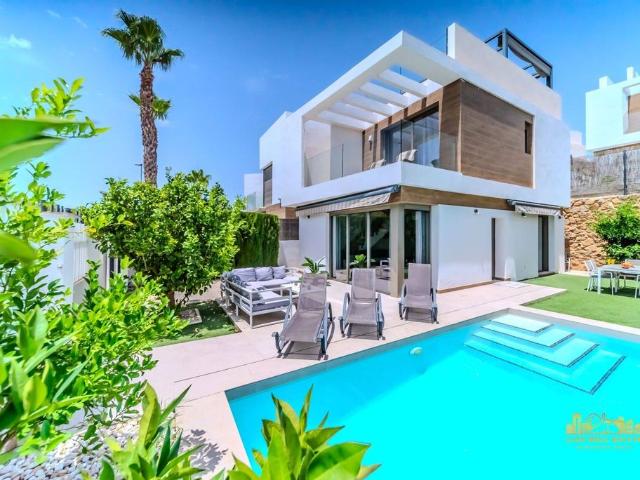 Villa / Chalet de lujo de 193 m2 en venta en Playas de Orihuela, España