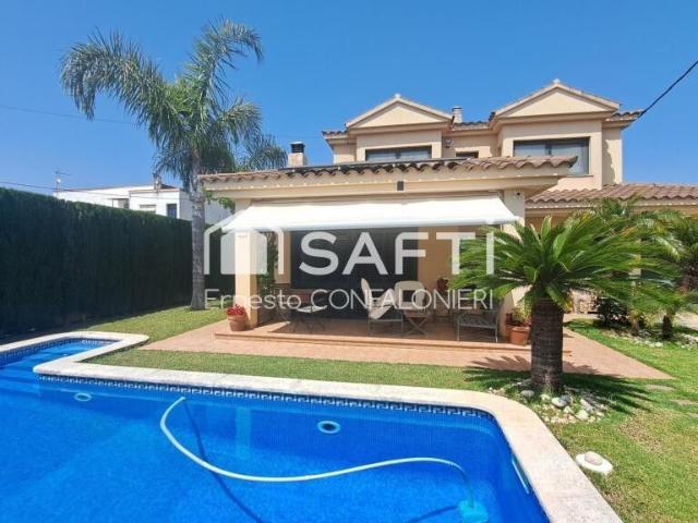 Villa / Chalet de lujo de 215 m2 en venta en Vinaroz, Comunidad Valenciana
