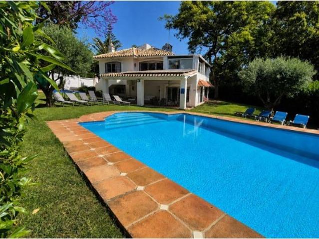 Villa / Chalet de lujo de 295 m2 en venta en Elviria, Marbella, Málaga, Andalucía