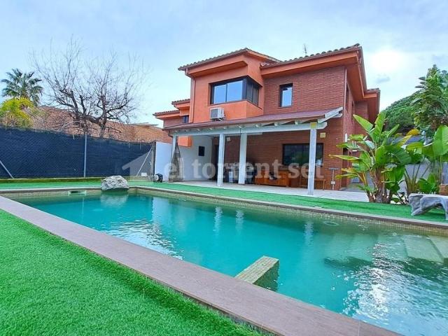 Villa / Chalet de lujo de 310 m2 en venta en Argentona, Cataluña