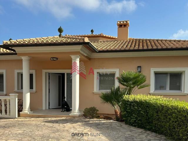 Villa / Chalet de lujo de 326 m2 en venta en Denia, España