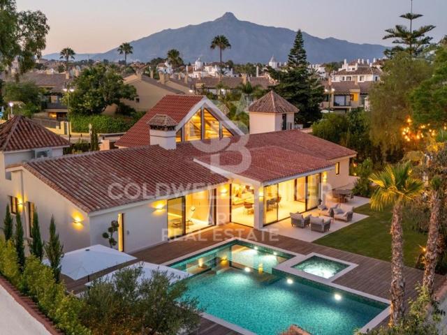 Exclusiva Villa / Chalet en venta Marbella, España