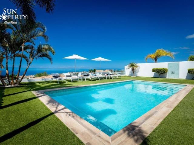 Villa / Chalet de lujo de 350 m2 en venta en Adeje, España