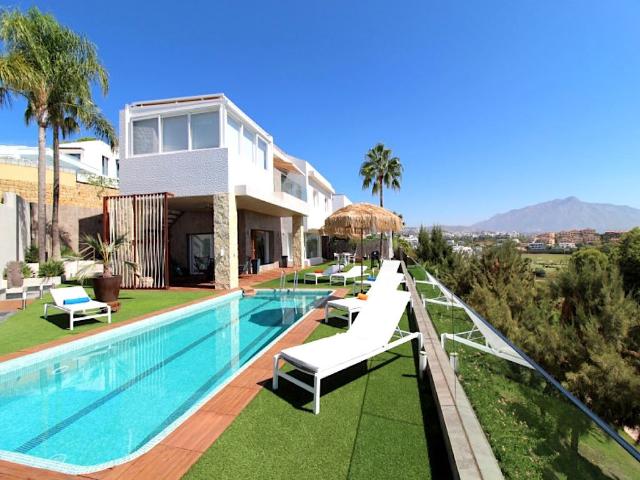 Villa / Chalet de lujo de 350 m2 en venta en Marbella, Andalucía