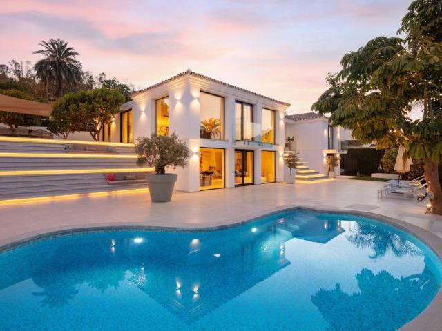 Villa / Chalet de lujo de 350 m2 en venta en Marbella, Andalucía