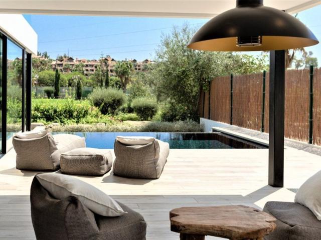 Villa / Chalet de lujo de 368 m2 en venta en Estepona, España