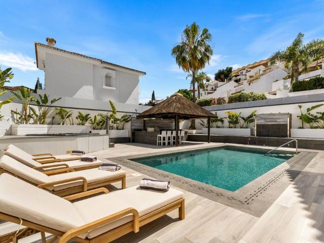 Villa / Chalet de lujo de 370 m2 en venta en Nueva Andalucia, España