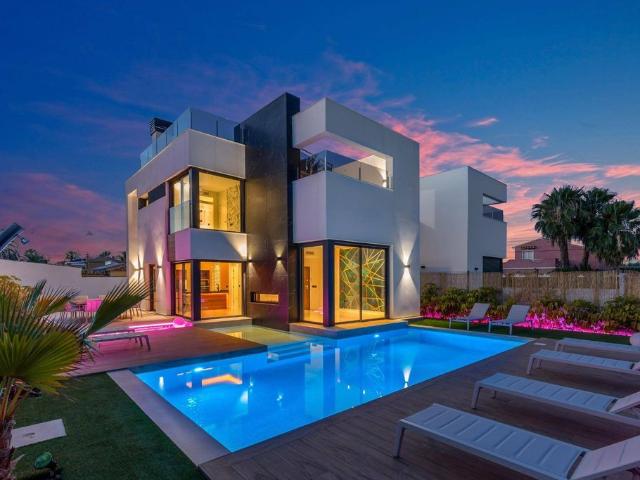 Villa / Chalet de lujo en venta Torrevieja, España