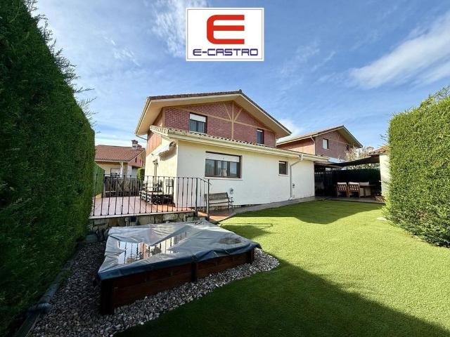 Villa / Chalet de lujo de 265 m2 en venta en Castro Urdiales, Cantabria