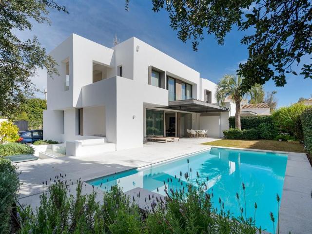 Exclusiva Villa / Chalet de 732 m2 en alquiler en The Golden Mile, Marbella, Andalucía