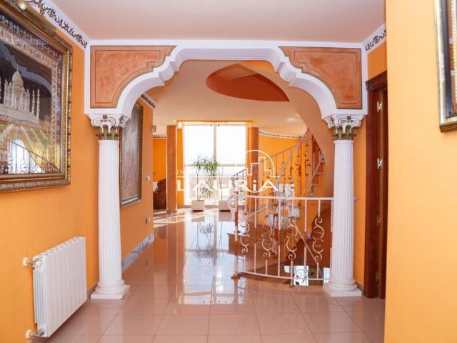 Villa / Chalet en alquiler Chiva, España