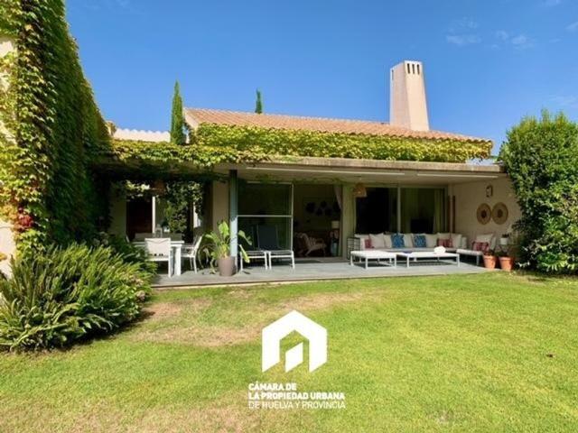 Villa / Chalet en alquiler Huelva, España