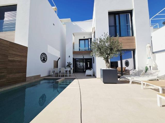 Villa / Chalet en venta Benijófar, Comunidad Valenciana