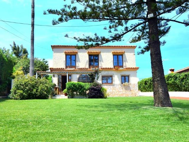 Villa / Chalet en venta Los Barrios, Andalucía
